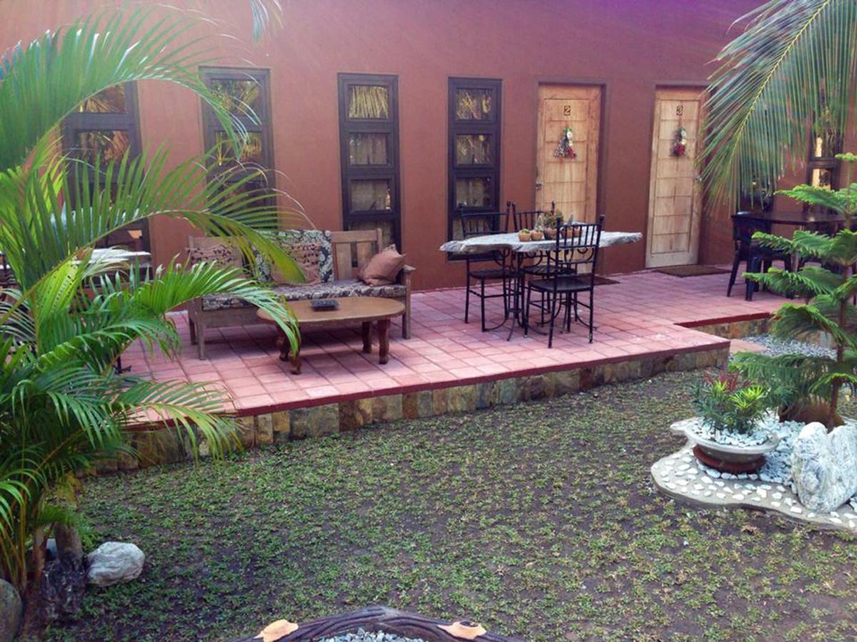 Bognot Lodge : Alvin Bognot Mt Pinatubo Guesthouse And Tours Santa Juliana Rom bilde