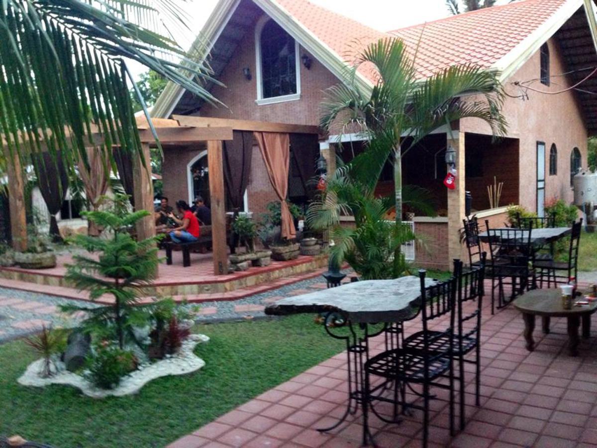 Bognot Lodge : Alvin Bognot Mt Pinatubo Guesthouse And Tours Santa Juliana Rom bilde