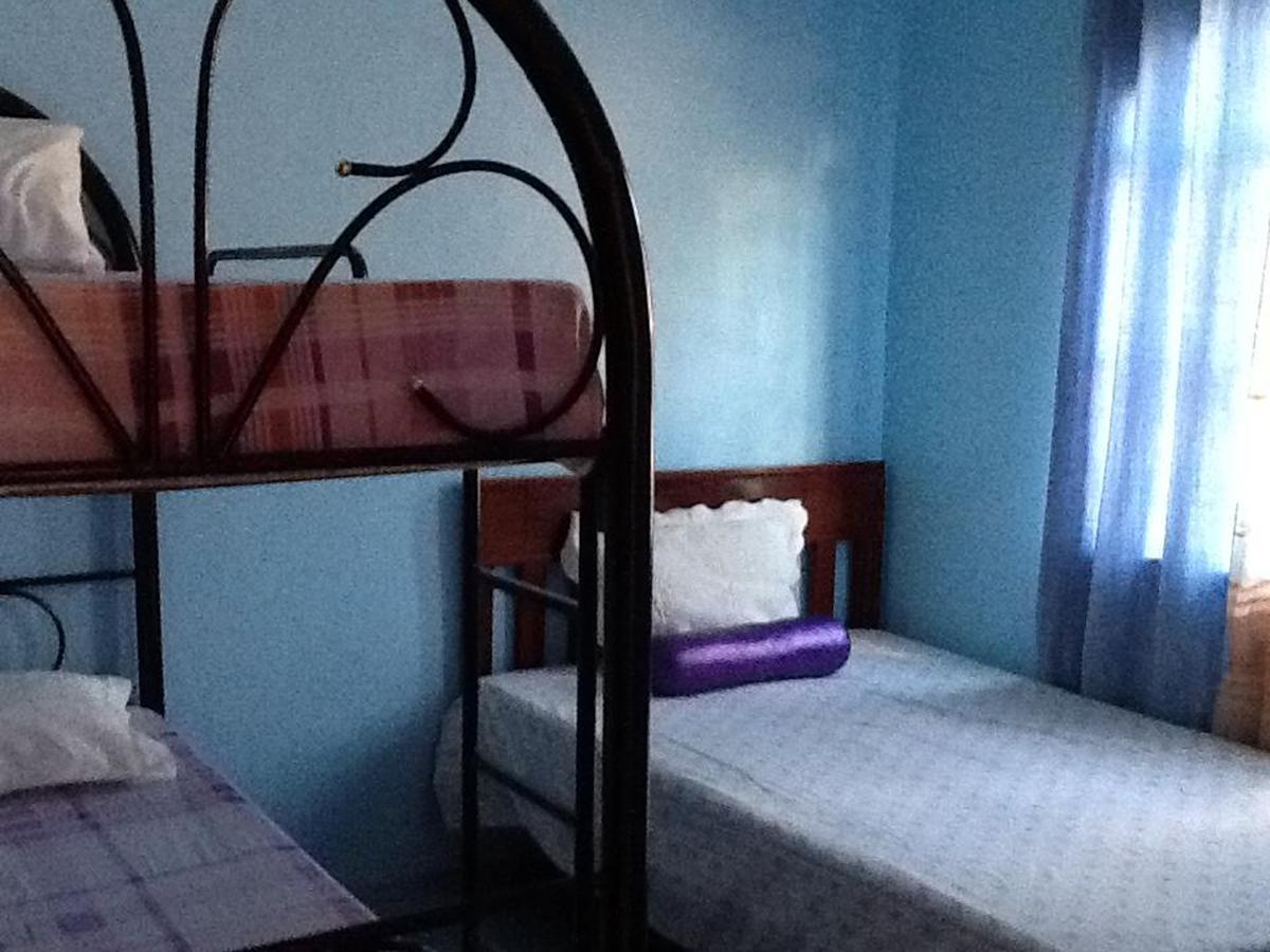 Bognot Lodge : Alvin Bognot Mt Pinatubo Guesthouse And Tours Santa Juliana Rom bilde