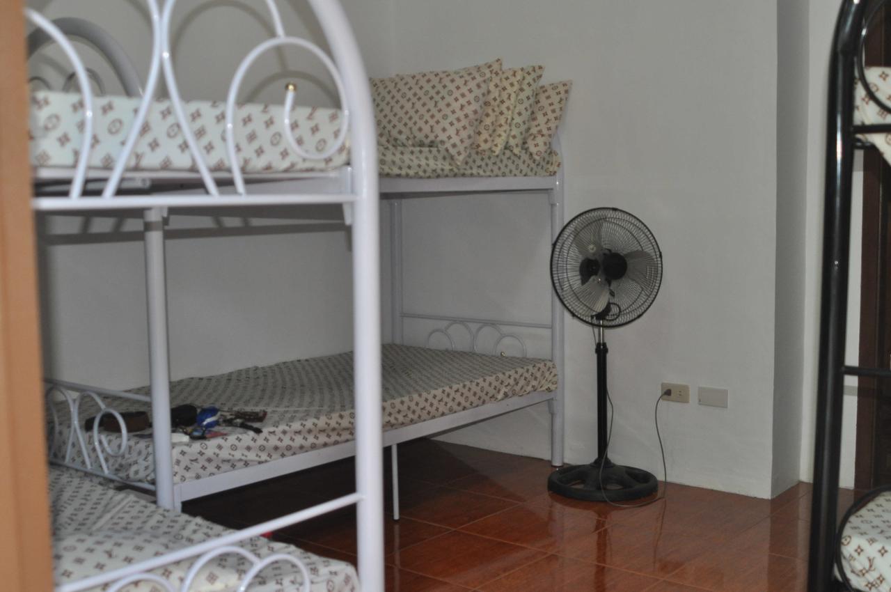 Bognot Lodge : Alvin Bognot Mt Pinatubo Guesthouse And Tours Santa Juliana Rom bilde