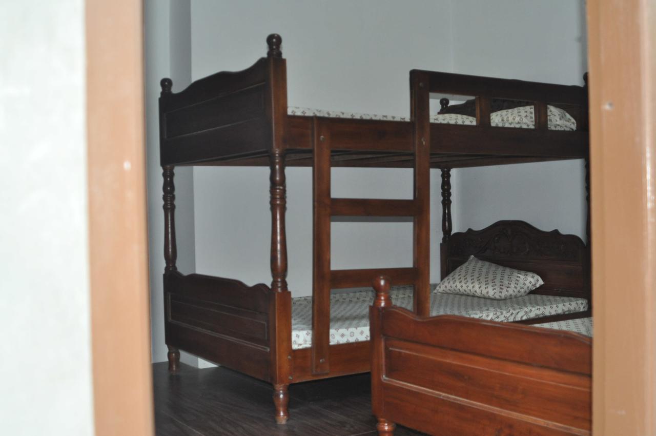 Bognot Lodge : Alvin Bognot Mt Pinatubo Guesthouse And Tours Santa Juliana Rom bilde
